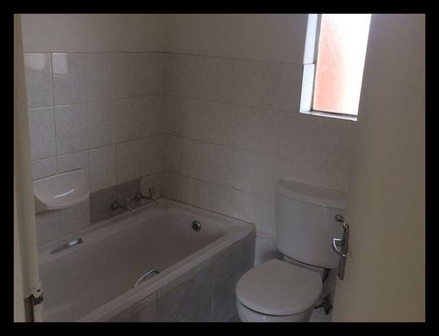2 BEDROOM PROPERTY TO RENT IN WIERDA PARK